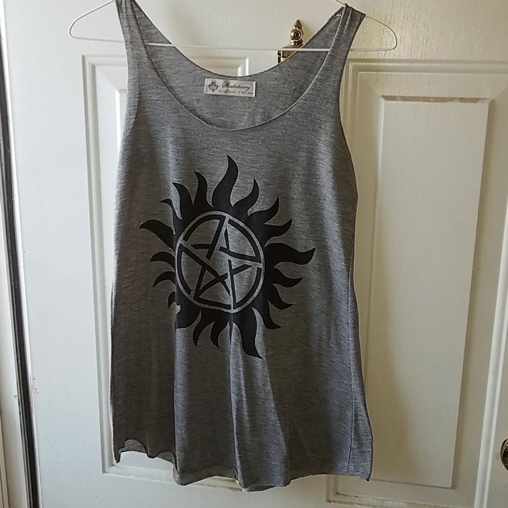 Graphic tank